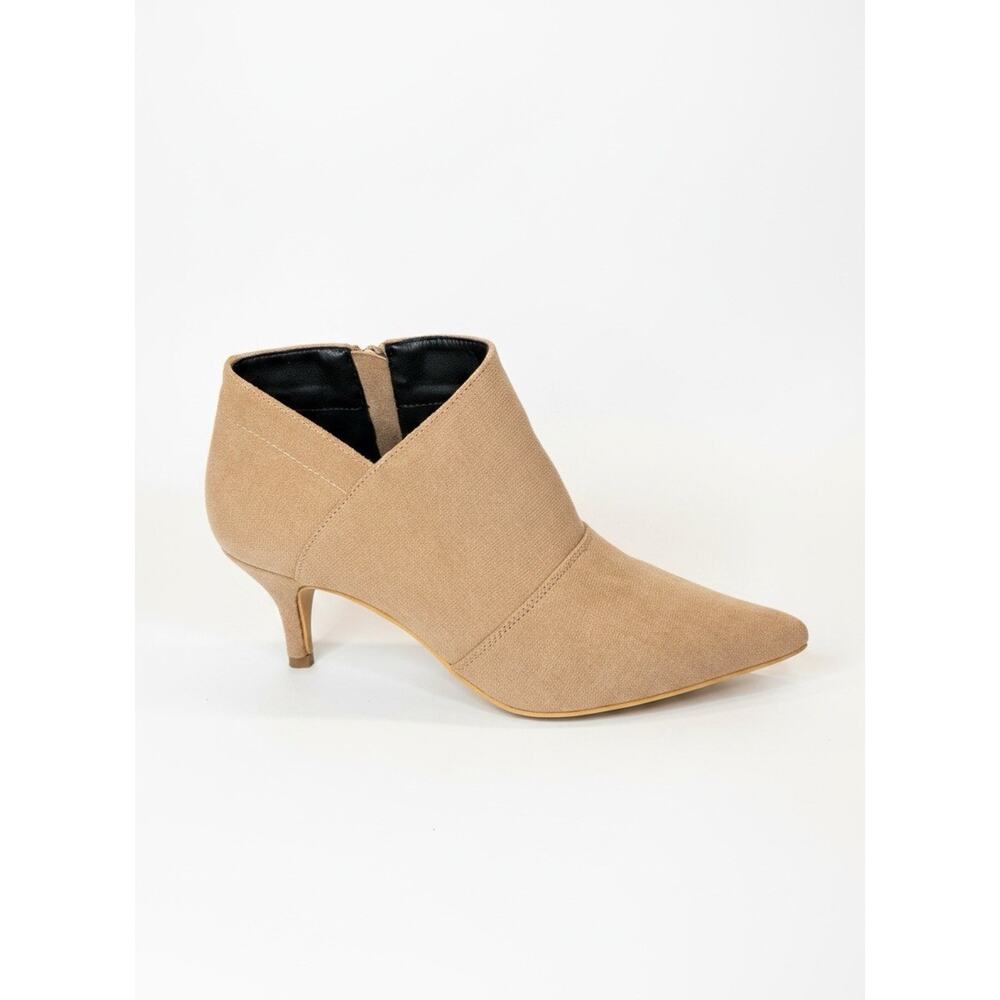 Perphy Pointed Toe Cutout Kitten Heel Ankle Boots Nude Size 7.5